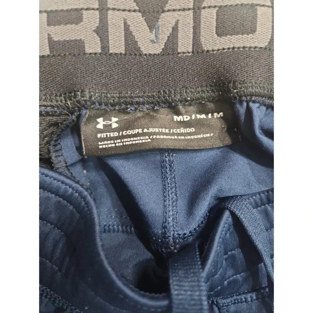 Under Armour excellent clean